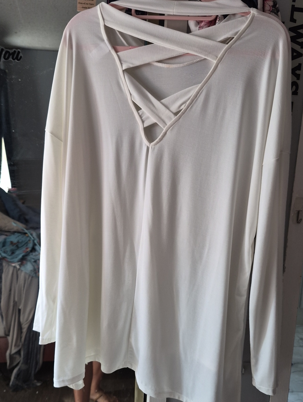 Women's Cream Long-Sleeve Crisscross V-Neck Top Large